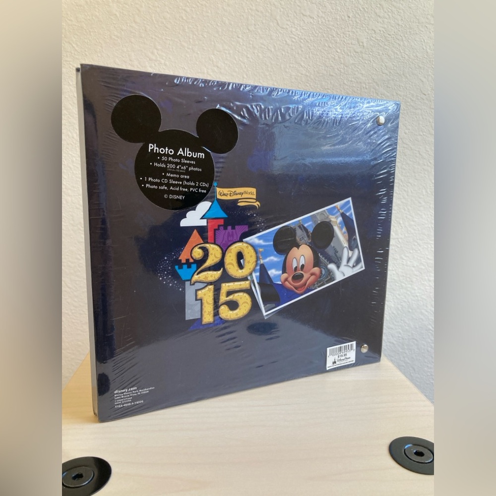 New in Packaging Walt Disney World 2015 Photo Album - Picture 3 of 5